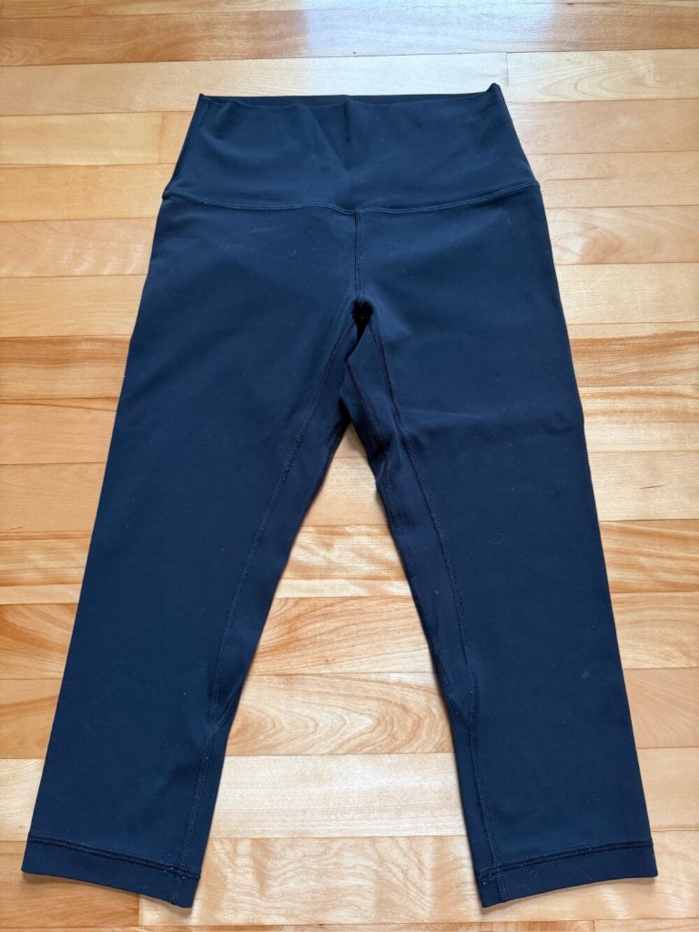 Lululemon cropped leggings, size 6, black